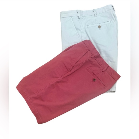 Izod Men's Coral and Cream Flat Front Shorts - Picture 4 of 7